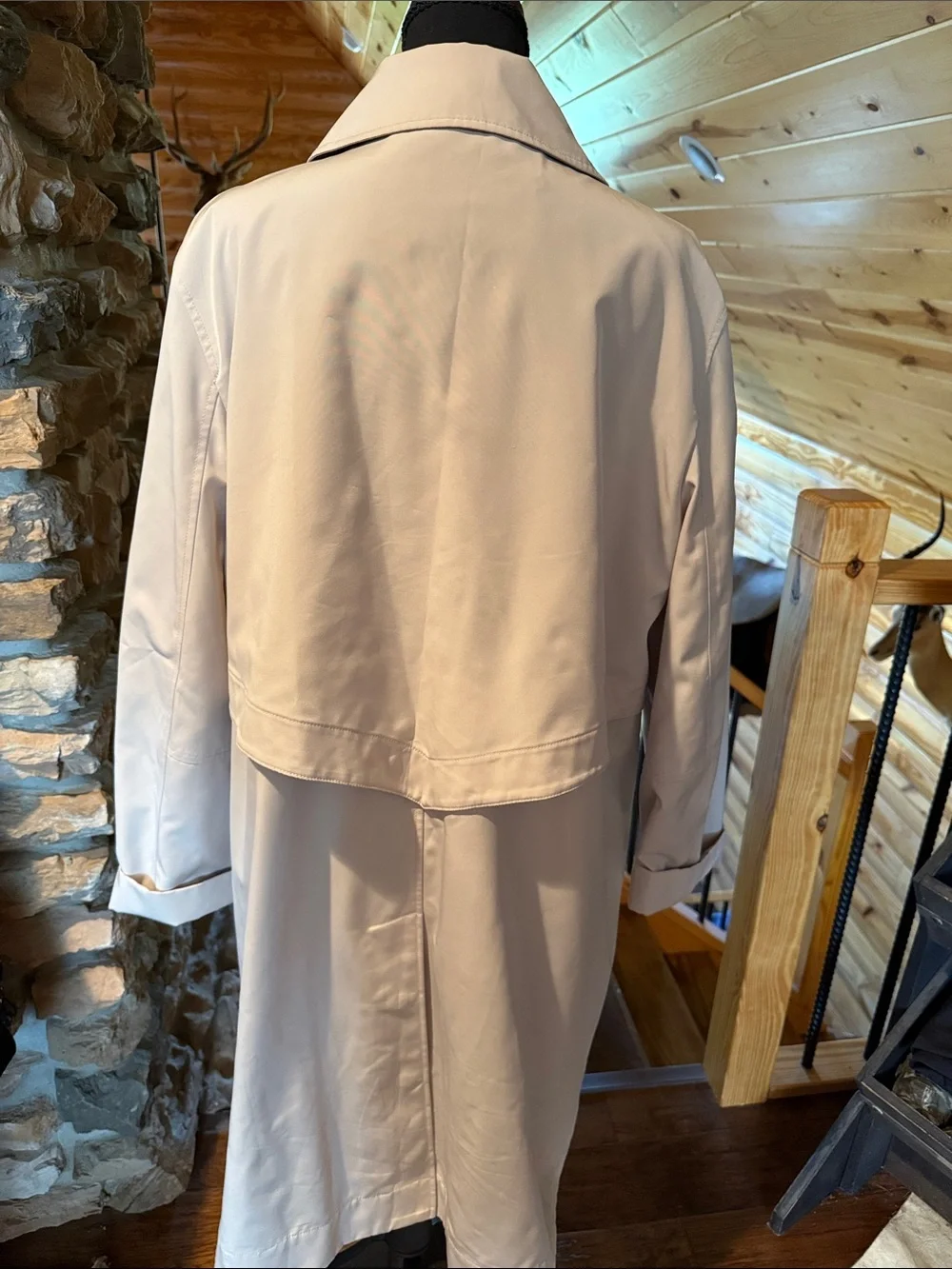 Liz Claiborne Light Cream Trench Coat minimalist vibes